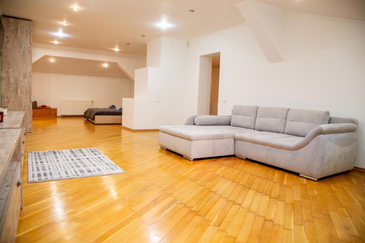Apartment Kostyushka إلفيف المظهر الخارجي الصورة